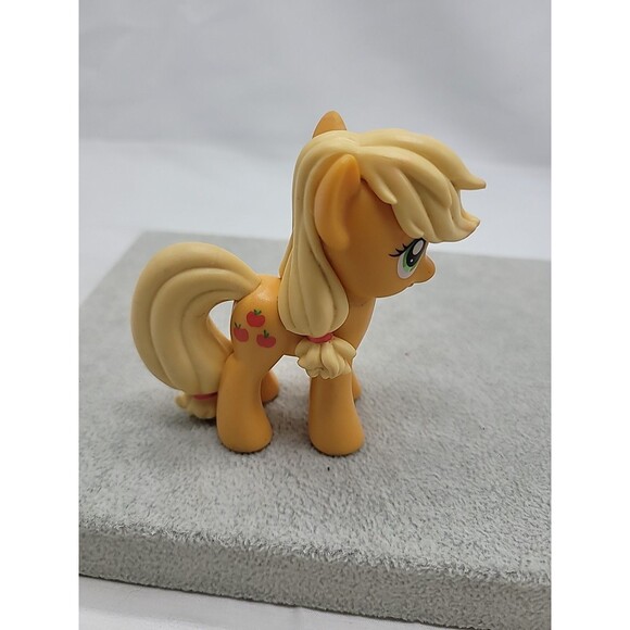 My Little Pony MLP FiM Applejack Figure G4 PVC 3" 2010 - Picture 3 of 15